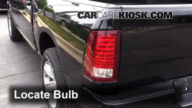 2013 Ram 1500 Sport 5.7L V8 Crew Cab Pickup Éclairage Feu clignotant arrière (remplacer l'ampoule)